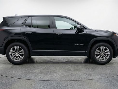 Used 2025 Chevrolet Equinox LT image 11