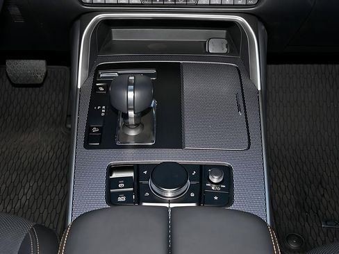 Used 2026 MAZDA CX-90 Plug-In Hybrid w/ Preferred AWD/4WD image 25