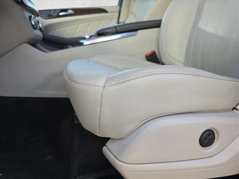 Used 2015 Mercedes-Benz GL 450 4MATIC image 29