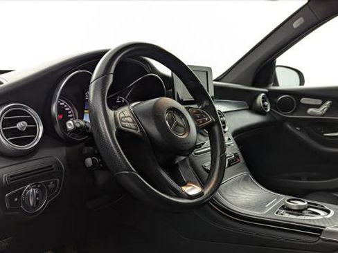 Used 2018 Mercedes-Benz GLC 300 image 24