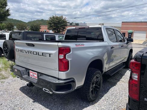 Used 2021 Chevrolet Silverado 1500 LT Trail Boss w/ Convenience Package II AWD/4WD image 9