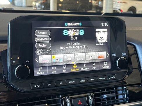 Used 2023 Nissan Pathfinder Platinum FWD image 17