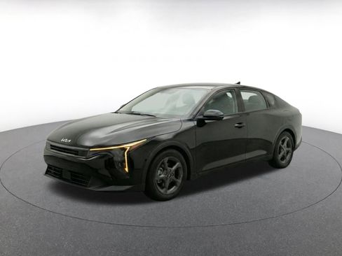 Used 2025 Kia K4 FWD image 3