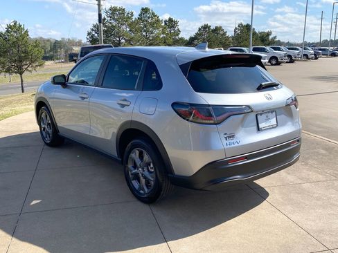 Certified 2026 Honda HR-V LX image 4