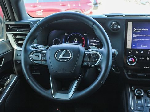 Used 2025 Lexus GX 550 w/ Cold Area Package AWD/4WD image 16