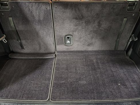 Used 2022 Toyota Highlander XLE FWD image 55