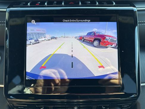 New 2025 Jeep Grand Cherokee Altitude image 9