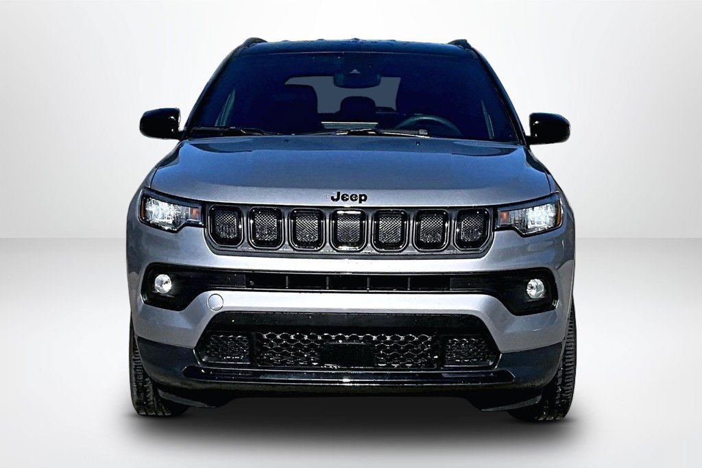 Used 2022 Jeep Compass Latitude AWD/4WD image 2