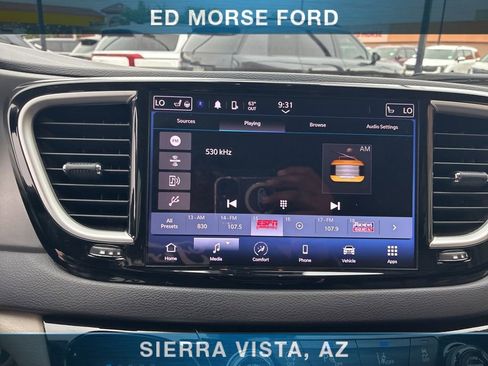 Used 2024 Chrysler Pacifica Touring-L FWD image 39