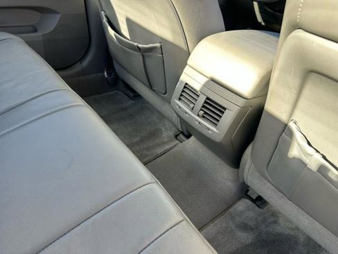 Used 2010 Toyota Avalon XLS image 18