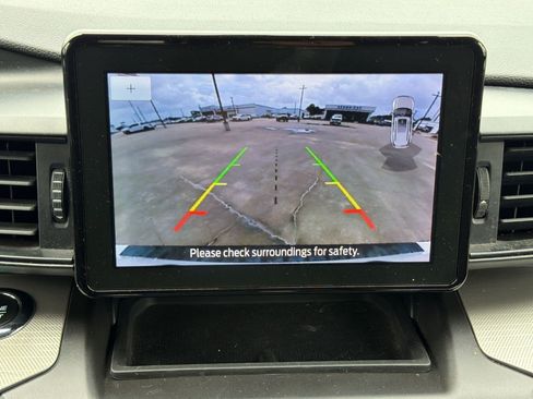 Used 2020 Ford Explorer XLT RWD image 24
