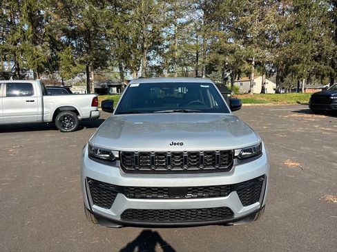 New 2026 Jeep Grand Cherokee 4WD image 5