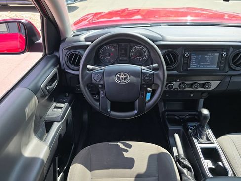 Used 2019 Toyota Tacoma SR AWD/4WD image 4