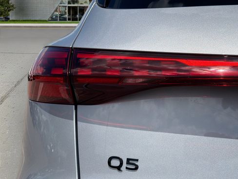 New 2025 Audi Q5 Premium AWD/4WD image 10