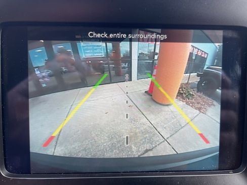 Used 2021 Jeep Cherokee Latitude Plus image 12