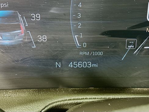 Used 2024 Cadillac XT4 Premium Luxury image 19