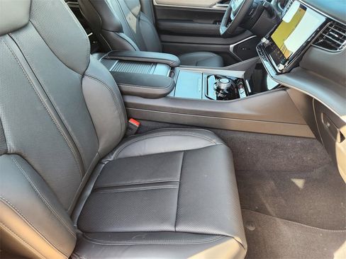 New 2026 Jeep Grand Wagoneer image 9