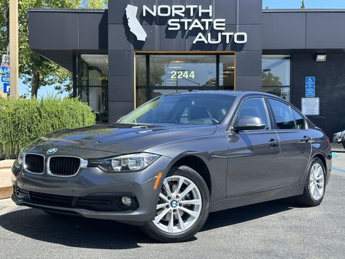 Used 2017 BMW 320i Sedan RWD image 3