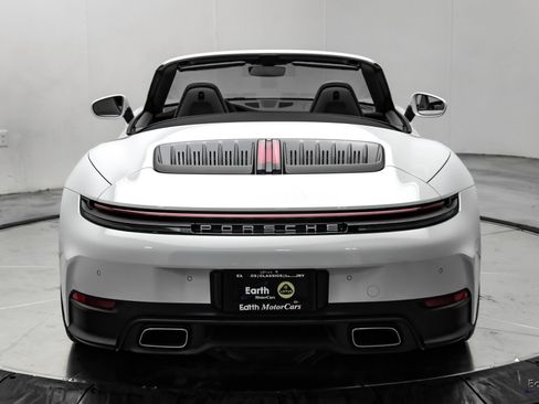 Used 2025 Porsche 911 Carrera RWD image 16