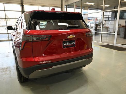 New 2026 Chevrolet Equinox LT image 6