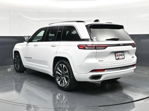 Used 2023 Jeep Grand Cherokee Overland AWD/4WD image 12