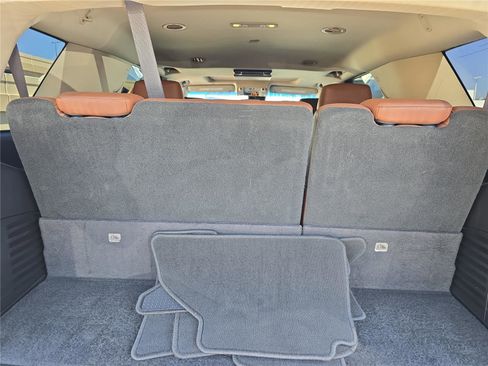 Used 2017 Cadillac Escalade Premium Luxury image 7