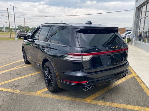 Used 2025 Lincoln Aviator Reserve w/ Jet Appearance Package AWD/4WD image 4