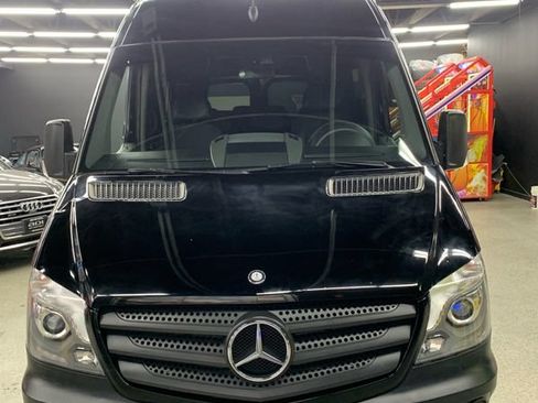 Used 2014 Mercedes-Benz Sprinter 2500 image 2