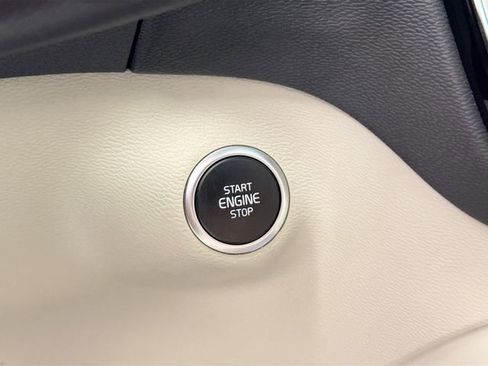 Used 2022 Volvo XC40 T5 Inscription image 7