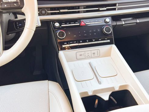 Certified 2025 Hyundai Santa Fe SEL image 16