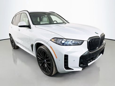Certified 2024 BMW X5 sDrive40i w/ M Sport Package RWD image 3