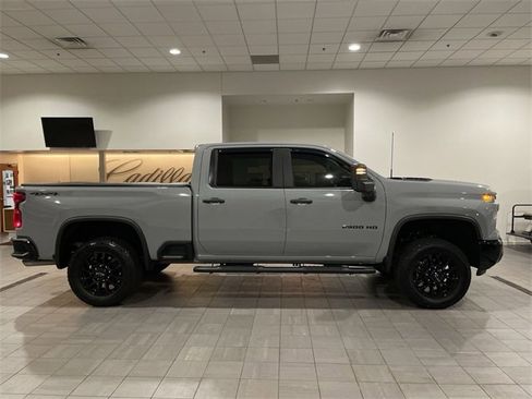Used 2025 Chevrolet Silverado 2500 Custom w/ Custom Value Package image 6