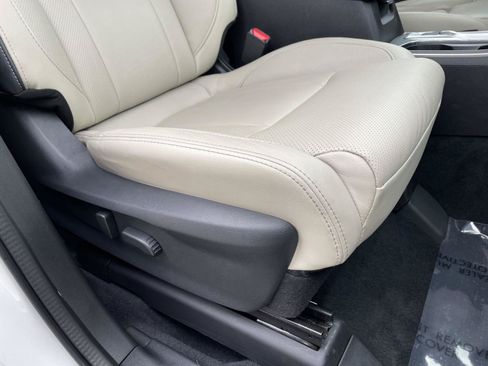 Used 2019 Subaru Ascent Limited AWD/4WD image 3