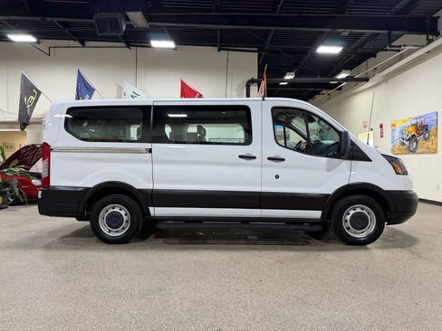 Used 2019 Ford Transit 150 XL image 4