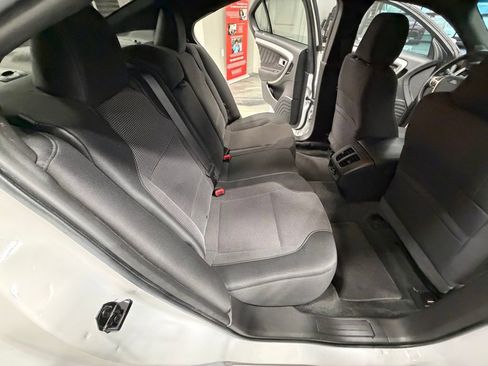 Used 2018 Ford Taurus SEL image 40