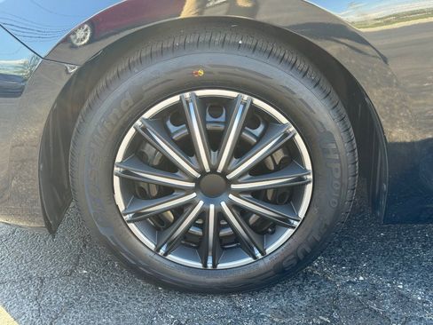 Used 2017 MAZDA MAZDA3 Sport FWD image 9