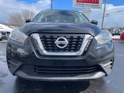 Used 2018 Nissan Kicks SV