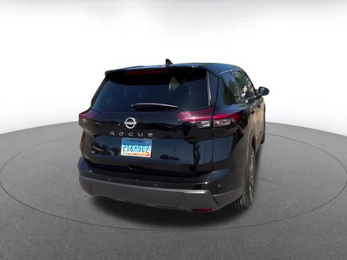 Used 2025 Nissan Rogue SV FWD image 14