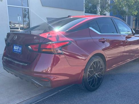 Used 2021 Nissan Altima 2.5 SR w/ SR Premium Package FWD image 4