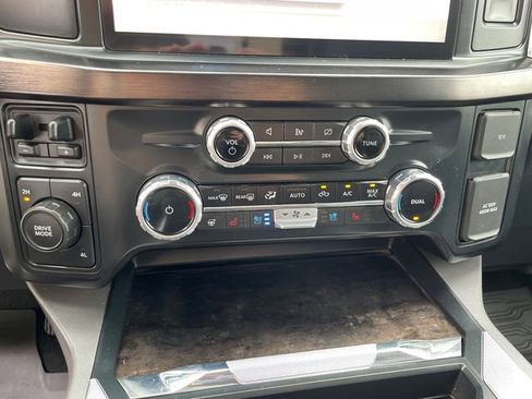 Used 2023 Ford F350 Lariat image 33