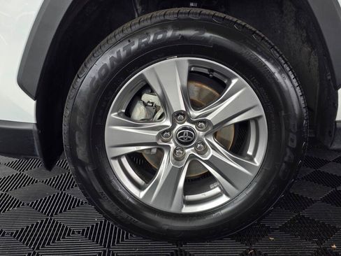 Used 2023 Toyota RAV4 XLE AWD/4WD image 10