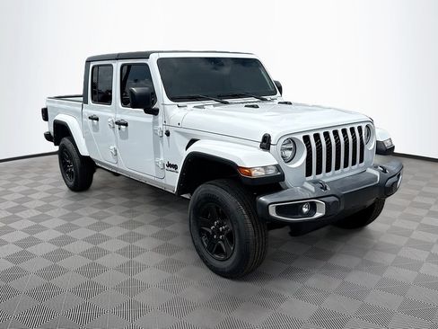Used 2021 Jeep Gladiator Sport AWD/4WD image 4