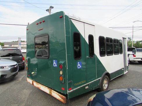 Used 2013 Ford E-450 and Econoline 450 Super Duty w/ Shuttle Bus Prep Pkg RWD image 6