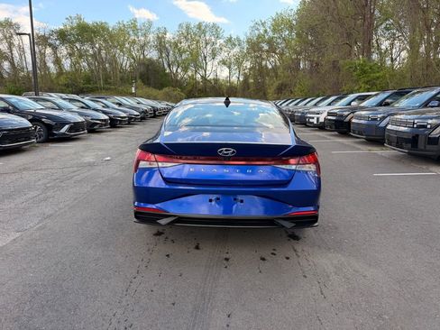 Used 2023 Hyundai Elantra SEL FWD image 4