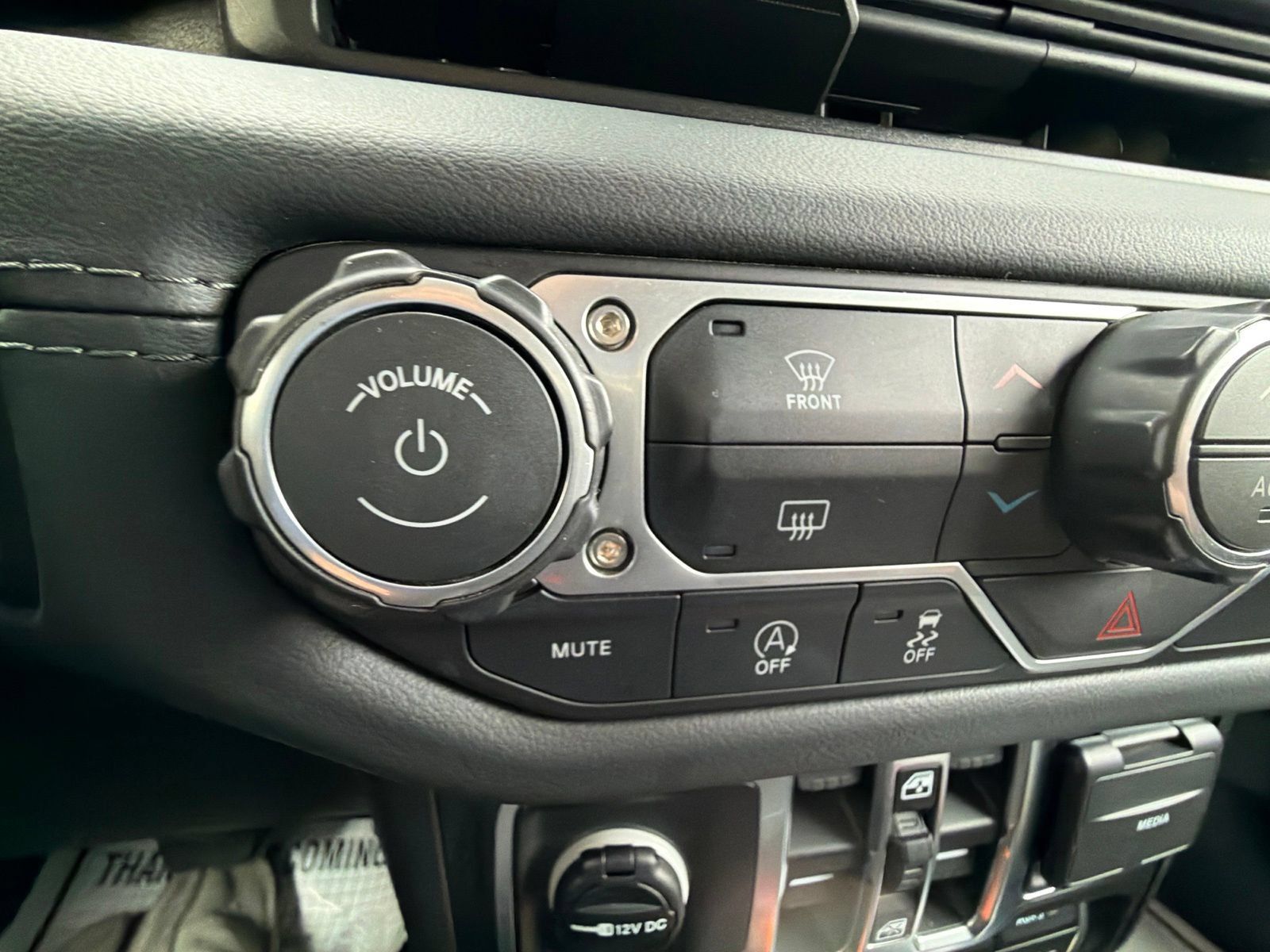 Used 2026 Jeep Gladiator Rubicon AWD/4WD image 19