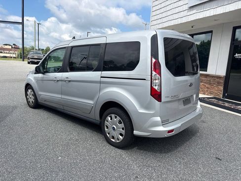 Used 2022 Ford Transit Connect XLT FWD image 6