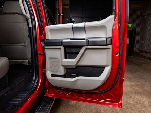 Used 2021 Ford F250 XLT w/ XLT Premium Package image 38