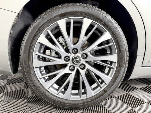 Used 2019 Lexus ES 300h w/ Premium Package FWD image 27