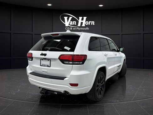 Used 2018 Jeep Grand Cherokee Altitude AWD/4WD image 7
