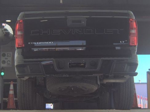 Used 2022 Chevrolet Colorado LT w/ Fleet Safety Package image 8